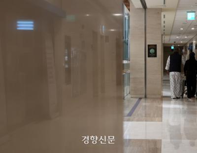 의대생 절반이 ‘유효’ 휴학신청, 교육부는 “두 달까지 개강 미룬 전례 있다”