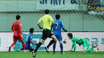 오늘밤 한국 잡겠다는 태국…"이기면 보너스 3.3억 쏜다"