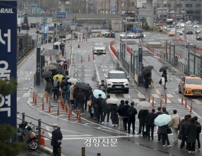 출근 대란 부른 서울 시내버스 ‘12년 만의 파업’···시민들 “머리가 하얘져”