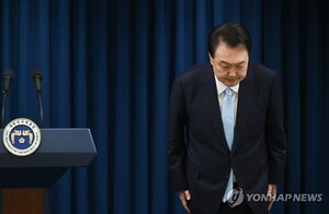 [전문] 윤 대통령 "2000명 최소치...통일안 제시하라"..의료계 "2천 철회없이 대화없다"..여권 첫 "尹 탈당" 요구(종합)