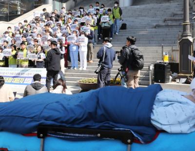 [현장 화보] 병원 노동자들, 진료 정상화 위한 사회적 대화 촉구