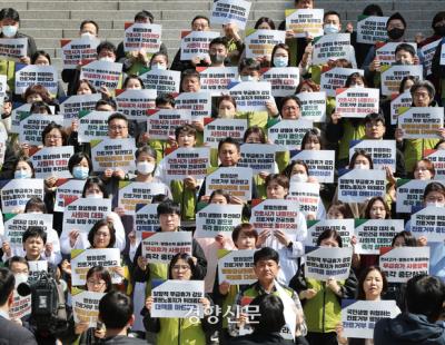 “우리도 사직하면 되는 건가요”···무급휴가·불법진료 위기에 내몰린 병원 노동자들