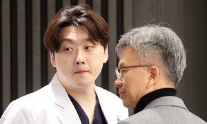 시민·환자단체 “한국 의료 미래, 전공의 전유물 아냐”…의-정 대화 유지 촉구