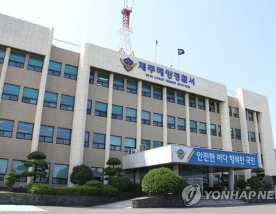 제주 바닷속 차량에서 남성 시신 발견···해경 “2주 전 해상 추락한 듯”