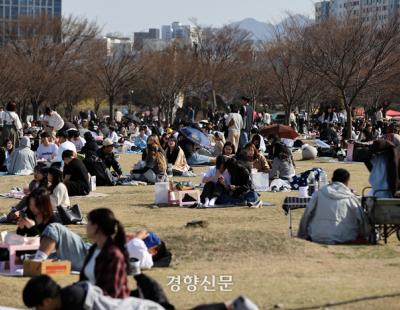 [날씨]따뜻하지만 일교차 커···건조해 산불 유의해야