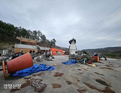 관광명소 기대했는데…정크아트 하던 테마파크, ‘쓰레기장’으로