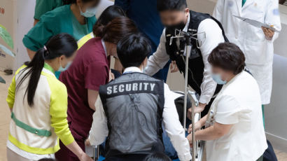 [현장에서] “상처받았다”는 전공의, 환자·가족 상처도 보라