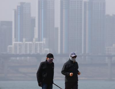 전국 흐리다 낮부터 맑음…황사로 미세먼지 ‘나쁨’