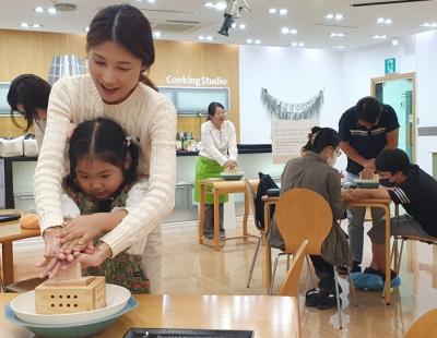 공장에서 관광을?…지역 공장 활용해 관광객 유치하는 충북 음성군