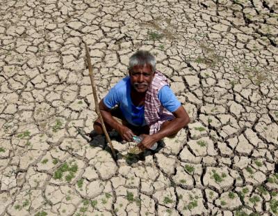 “기후위기로 전 세계 소득, 2050년까지 20% 줄어들 것…탄소 배출량 적은 저소득 국가들이 더 타격”