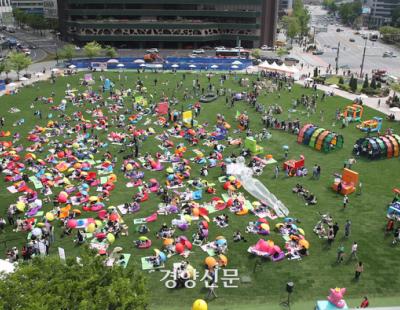 민주화부터 월드컵까지…현대사 희로애락 함께한 ‘서울광장’ 20돌