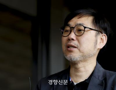 검찰, ‘김건희 여사 명품백 수사’에 속도···최재영 목사 고발한 시민단체 대표 조사