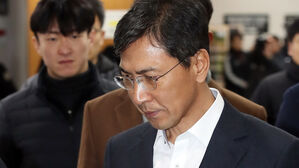 법원 "안희정·충청남도, 김지은에 8,300여만 원 배상하라"