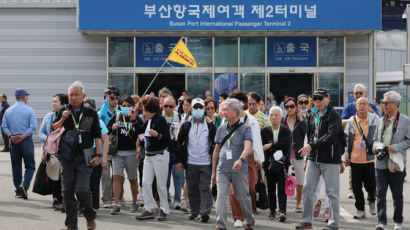 中·日 관광객 싣고 430척 더…'크루즈 붐'에 신난 부산·제주