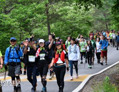 [경향포토] 38시간, 100km 인생기부 프로젝트 ‘2024 옥스팜 트레일워커’