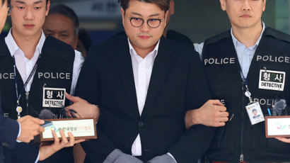 "위약금 보태라"…김호중 향한 지나친 팬심, 임영웅에 불똥