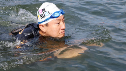 오세훈, 2시간 55분 만에 한강 3종 완주…"피부병 걱정 말라"