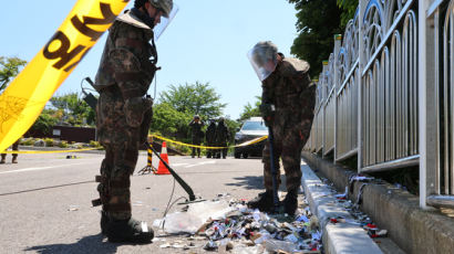 NYT "北 오물 풍선, 냉전시대 전술 부활"…외신, 남북 심리전 조명