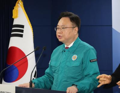 [속보]정부 ‘전공의 사직서 수리금지·진료유지·업무개시 명령’ 모두 철회