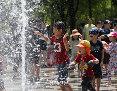 한낮 최고기온 30도···늦은 오후 제주도부터 비