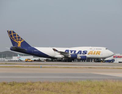 타이어 펑크 난 화물기로 인천공항 활주로 12시간 폐쇄…항공기 474편 지연, 운항