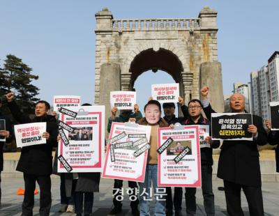 강제동원 피해자, 2심서 전범기업 상대 1억원 승소···결과 왜 뒤집혔나