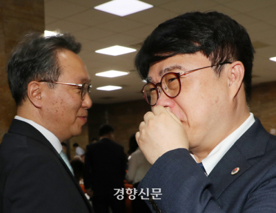 국회 복지위 청문회에서 의대 증원 갈등 책임 공방··· 임현택 막말 사과 요구도