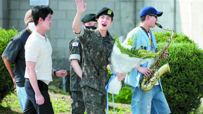 日언론 "K팝, 해외팬 늘며 정치화…인종차별·전쟁 반대 도구로"