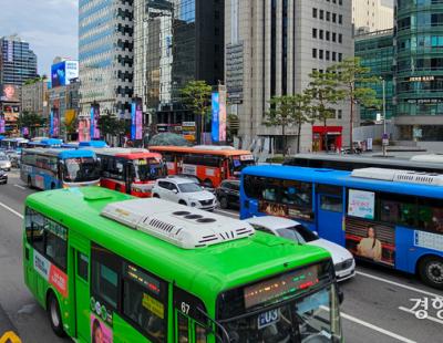 차보다 느린 시내버스, 수송분담률도 급감 “교통 정책 ‘버스우선’ 전환 필요”