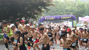 "무더위 훌훌" 7일 속리산서 알몸 마라톤 대회