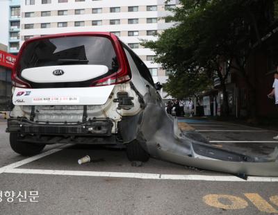 [현장 화보] 응급실에 택시 돌진 사고… 택시기사 “급발진이었다”