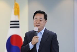 김두관,이재명 후보에 "자치분권ㆍ민생복지 재정 확보방안 답변 요구"