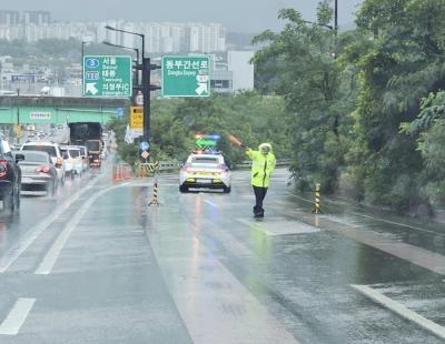 [속보]서울 동부간선도로 전 구간 통제…중랑천 수위 상승, 호우경보 대책