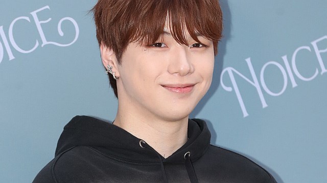 '소속사 폐업' 강다니엘, 직원들과 의리 지켰다…에이라와 전속계약