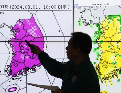 전국이 ‘습식 사우나’···비도 못 식히는 폭염, 언제 꺾이나요