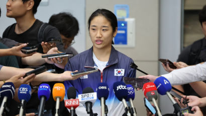 [속보] 안세영 귀국 "운동 전념하고픈 마음 호소하고 싶었던 것"