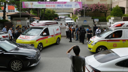 "은혜를 원수로" 고교 은사 찌른 20대…징역 13년으로 감형, 왜