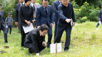 선감학원 유해 발굴 현장 찾은 김동연 "정부에 구상권 청구"