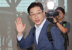 ‘김경수 복권’으로 불거진 尹-韓 갈등...동아일보 “참 희한한 장면”