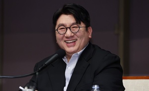 ‘방시혁·BJ과즙세연 LA 동행’ 촬영, 미국에선 초상권 문제 없다