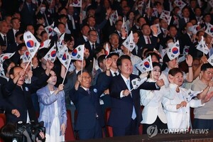 [이슈] 정부 주도 반쪽 광복절 경축식.. '자유' 외친 尹, '3대 자유통일 비전' 제시 "분단 지속되는 한 광복 미완성"