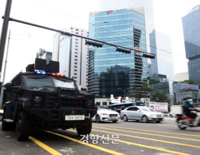 잇따른 흉기 범죄, 커지는 시민 불안…‘장갑차’가 막을 수 있을까