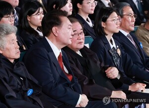 [이슈] 尹정부 건국절·뉴라이트 주장, 국힘·보수 내부도 비판... 尹 여전히 "이해 안된다"