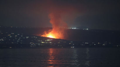 [속보] 이스라엘군 "헤즈볼라에 선제 타격…레바논 표적 공습"