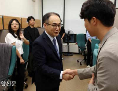 ‘친윤’으로 왔다 ‘반윤’으로 떠나는 검찰 수장