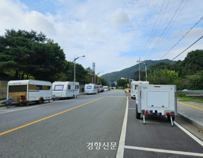 주차장법 개정됐는데…‘알박기 캠핑카’ 여전