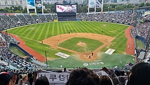 프로야구에 임영웅 자선축구까지...암표 쏟아진다