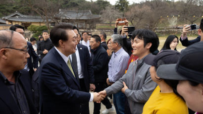 역대급 '공주 라인업'에 설레는 지역…"역차별 우려" 경계론도