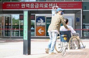 [이슈] 여야, 의정갈등 해법 마련 분주.. 與 "윤-한 독대로 정부 양보" 野 "정부 뺀 협의체 먼저 출범"