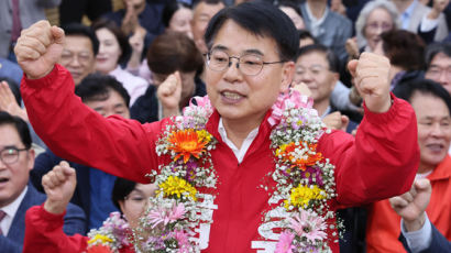 "신속한 재개발로 주거환경개선"… 부산 금정구청장, 윤일현 당선